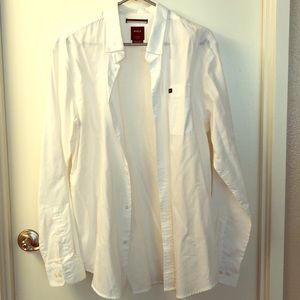 Mens size L RVCA long sleeved button down slim fit